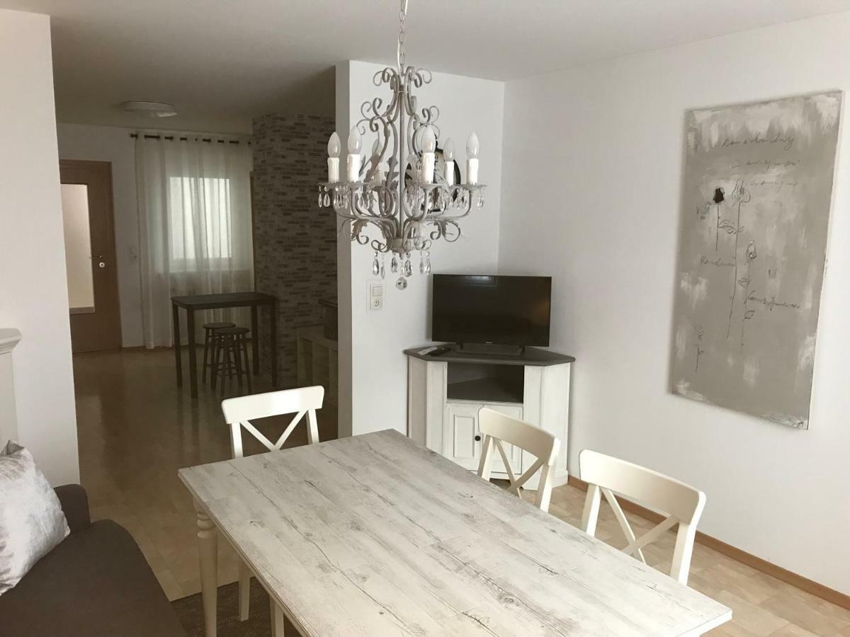 Artha Apartment Руст Екстериор снимка
